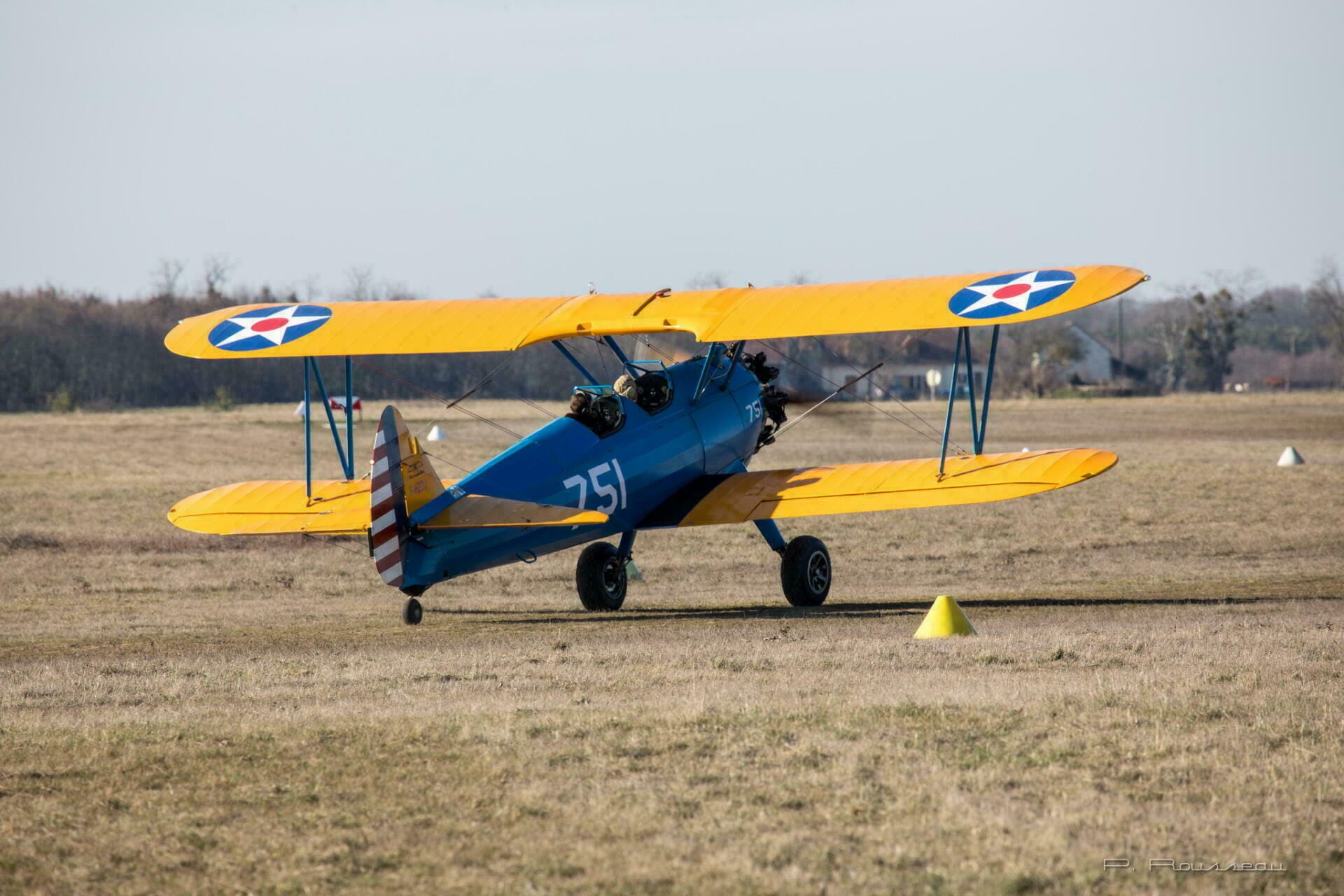 [BOEING STEARMAN] Les Châteaux du Giennois