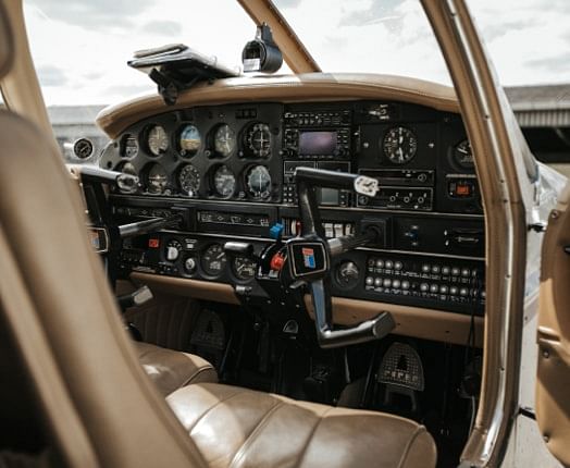 Le cockpit d'un avion léger