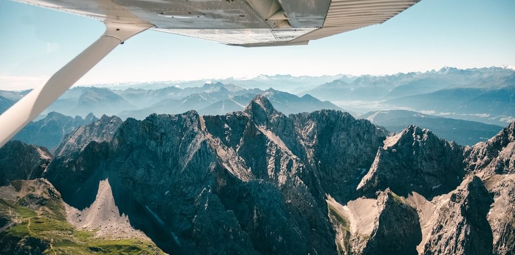 Vue aérienne des montagnes